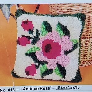 Vintage NEW Bucilla Latch Hook Pillow Canvas Antique Rose Cottage Floral 15"X15"